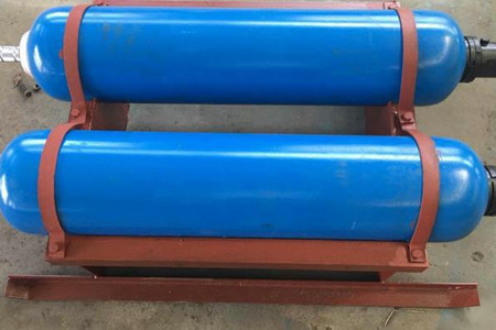 活塞式蓄能器的結(jié)構(gòu)、原理及其在液壓系統(tǒng)中的作用