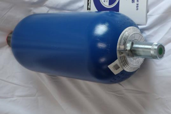 蓄能器的結構類型、作用、安裝以及選用要點